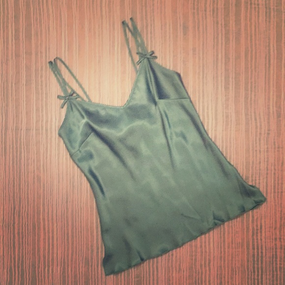 Bisou Bisou Tops - Green satin Camisole